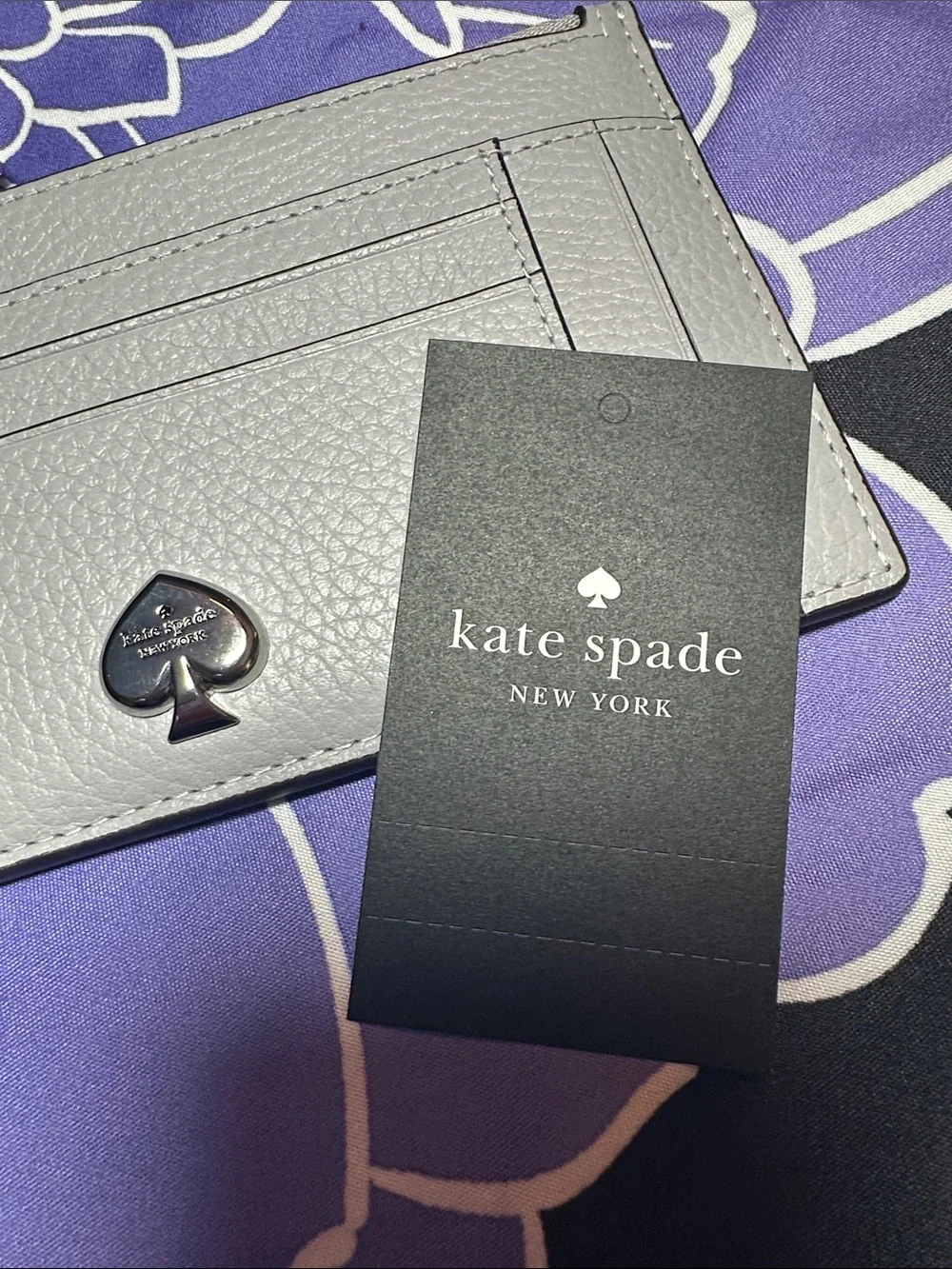 NWT kate ♠️ spade Pebbled Leather Card Holder in Light Gray with Spade Logo